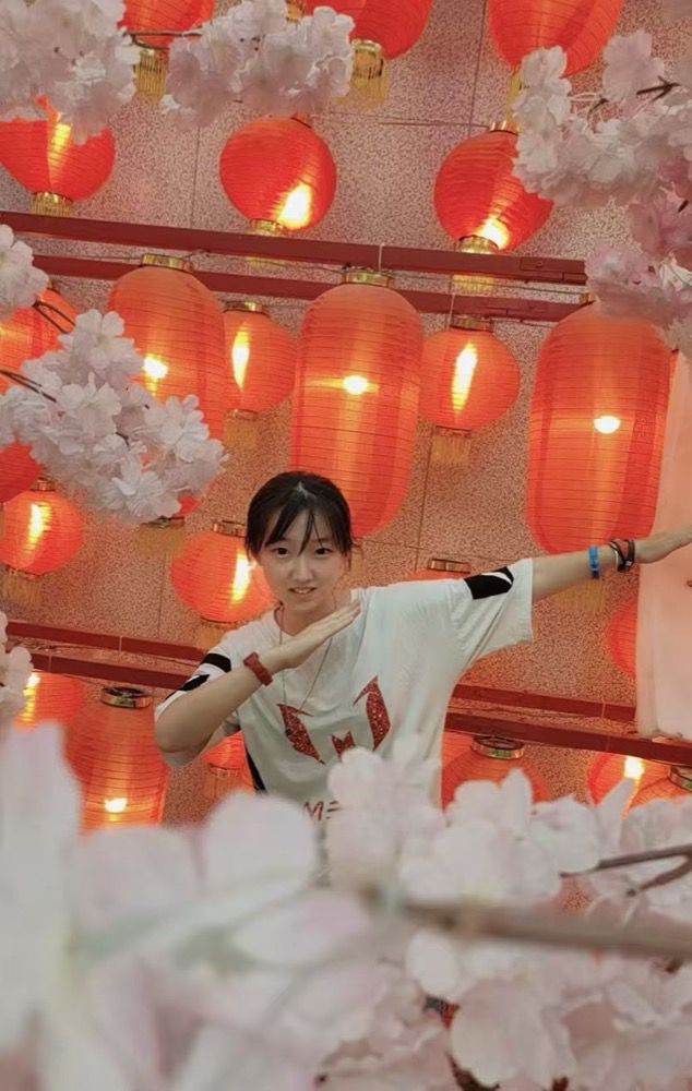 Min Li at a lantern festival display